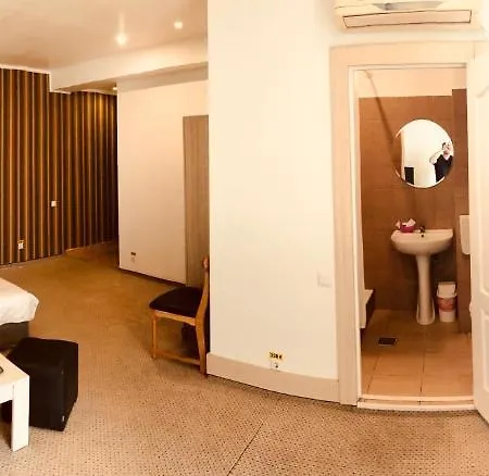 Mon Caprice Отель Бухарест