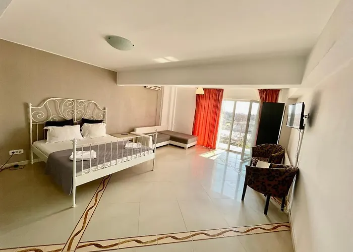 蒙卡普利斯酒店 3*