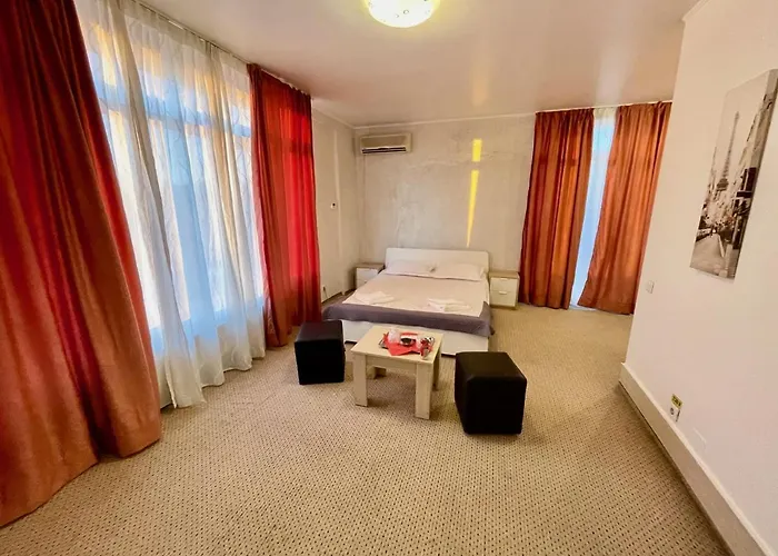 Mon Caprice Hotel 3*