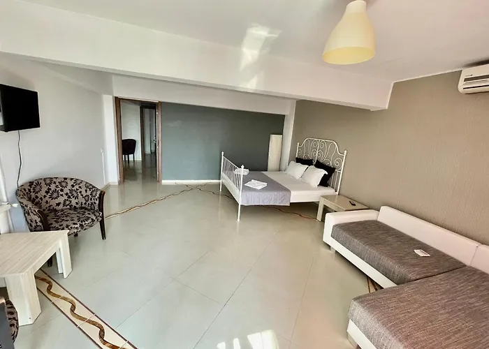 蒙卡普利斯酒店 3*